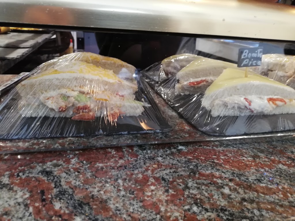 Alai Bi Taberna — Comida y bebida