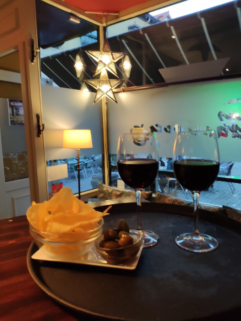 Bar Villanueva vinos y copas — Comida y bebida