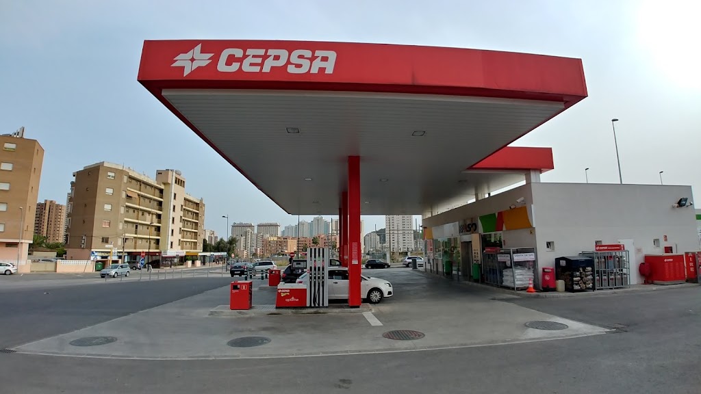 Estacion de servicio Cepsa — Surtidor de combustible