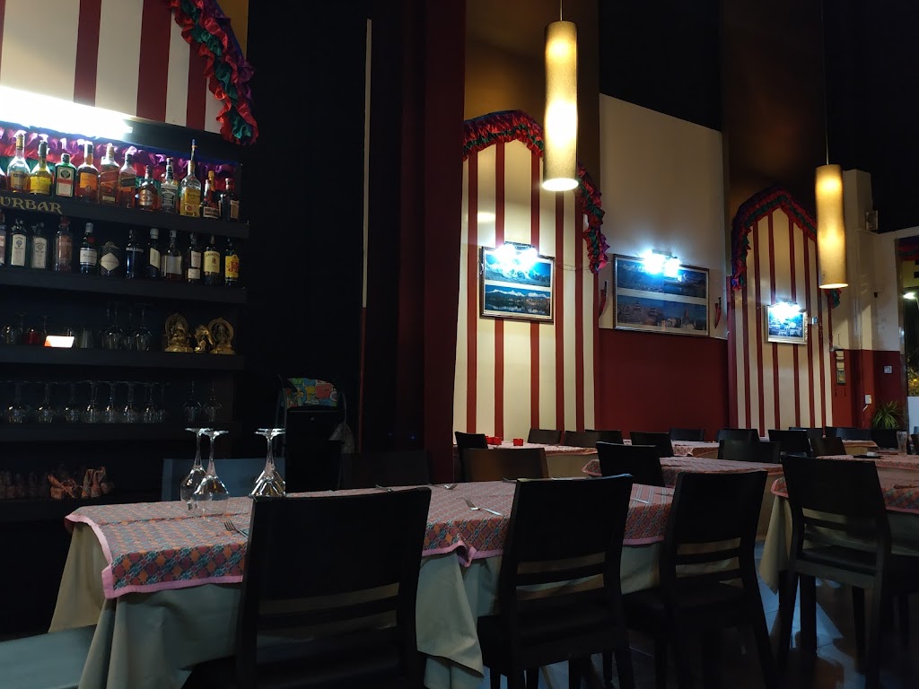 Gurkha Durbar restaurante nepali — Ambiente