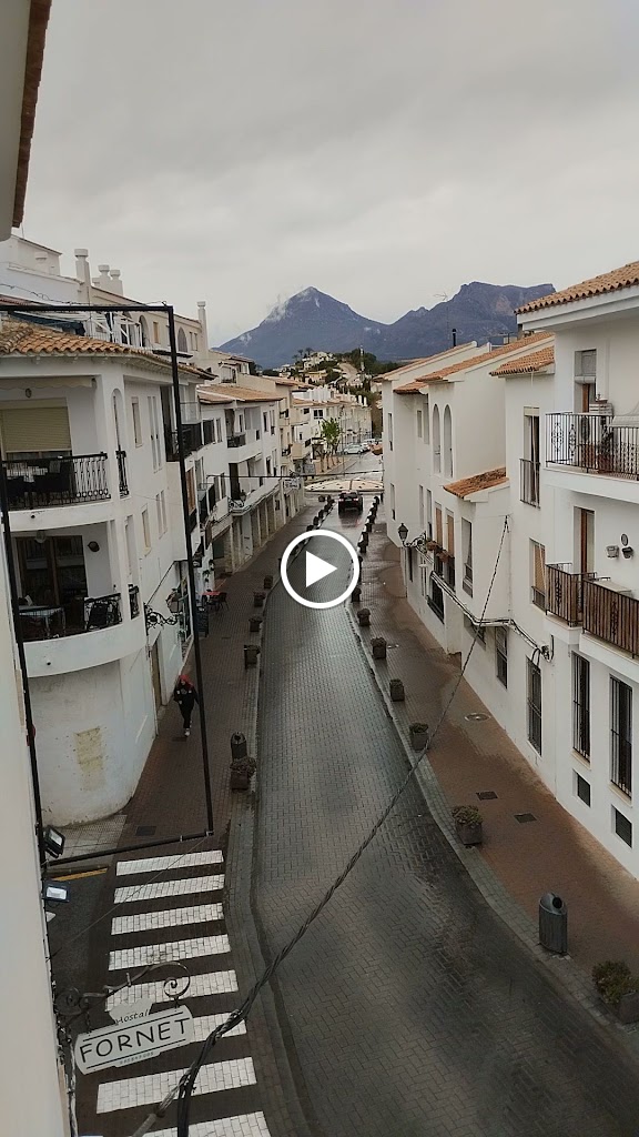 Hostal Fornet Altea — Videos