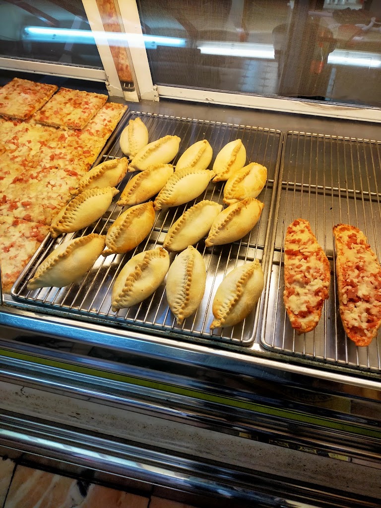 Boca Pizza — Comida y bebida