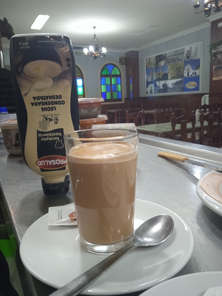 Bar Pecero — Comida y bebida