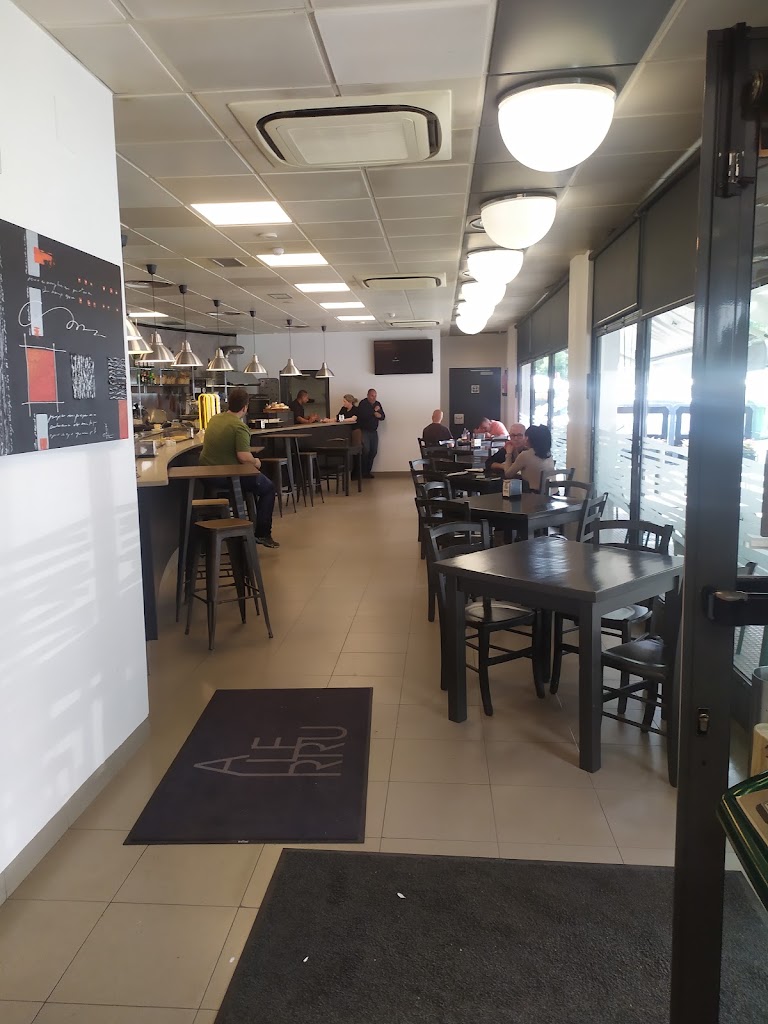 Estacion de Servicio Repsol — Interior