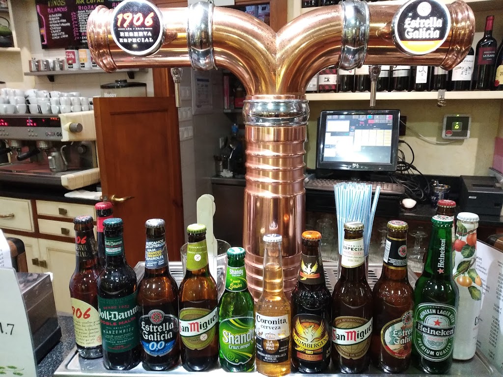 Vitium. 7 Cafe & Vinateria — Comida y bebida