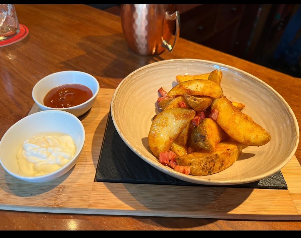 Freddy Bistro — Comida y bebida