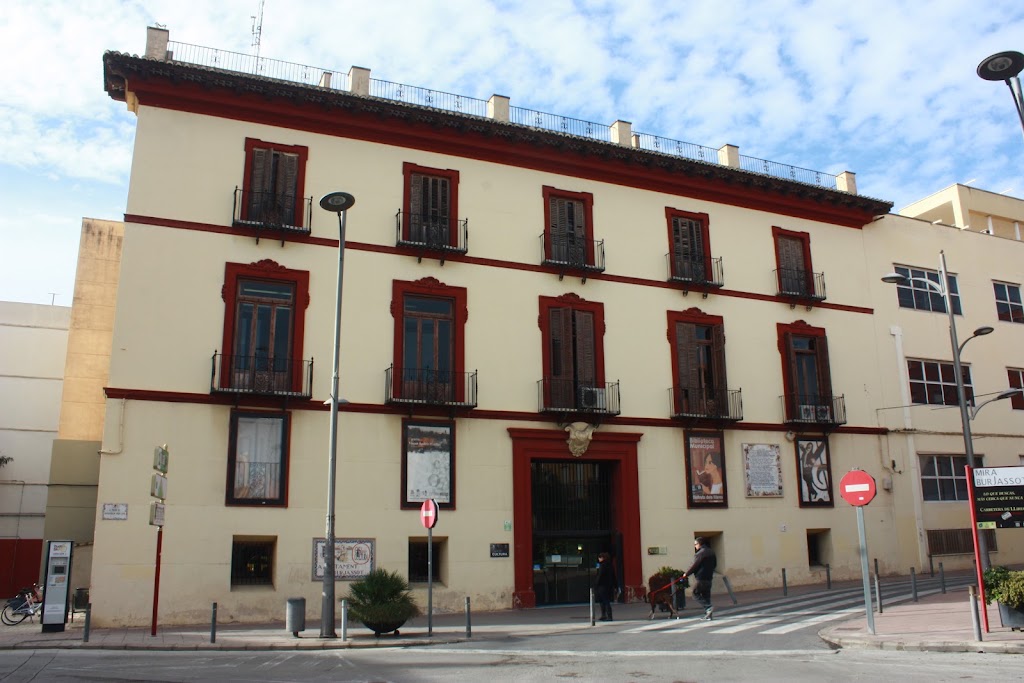 Casa de Cultura de Burjasot — Del propietario
