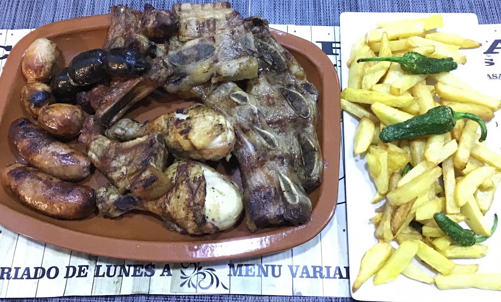 CARTAYA GRILL & TAPAS — Comida y bebida
