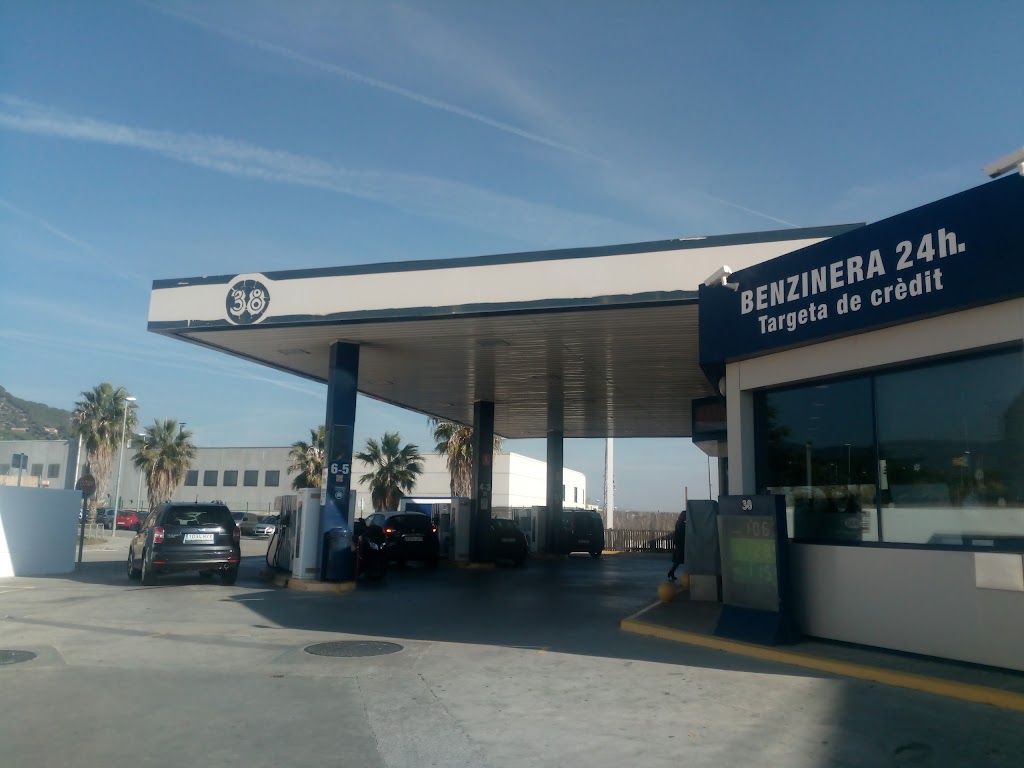 Gasolinera 38 — Estacion de servicio