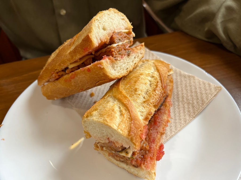 Fel Cafe — Comida y bebida