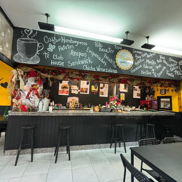 El Criollo Cafe Bar — Ambiente