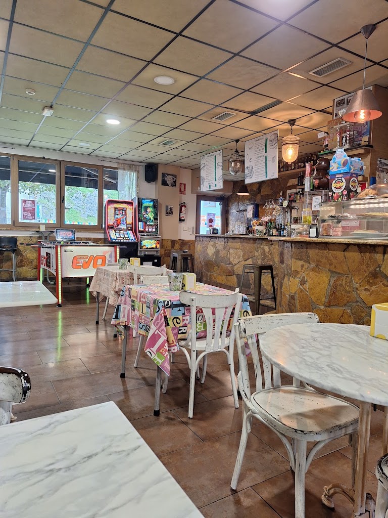 Cafeteria Jardin de Moneche — Ambiente