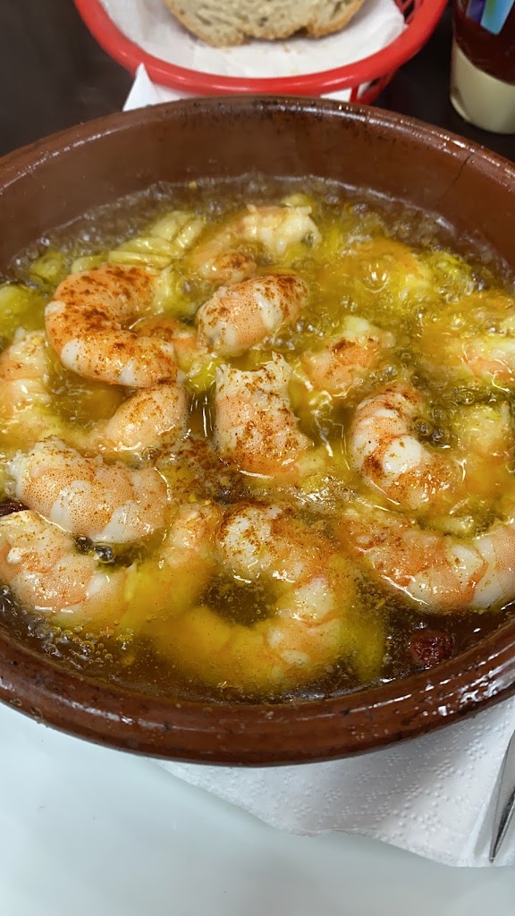 Cafeteria Bar El Tomillar — Comida y bebida