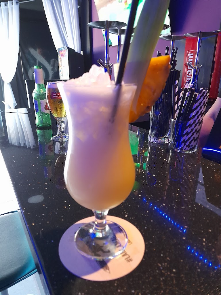 Bar 4 I Tres Beach — Comida y bebida