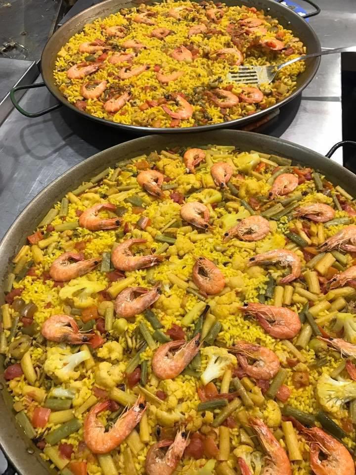Pollos Asados Bordera — Paella