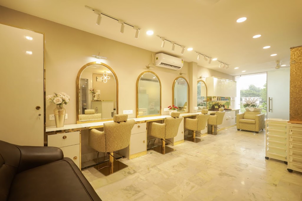 Nikki Ragyani Aesthetic Family Salon Studio