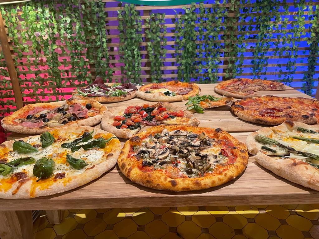 Pizzeria Da Luigi — Pizza