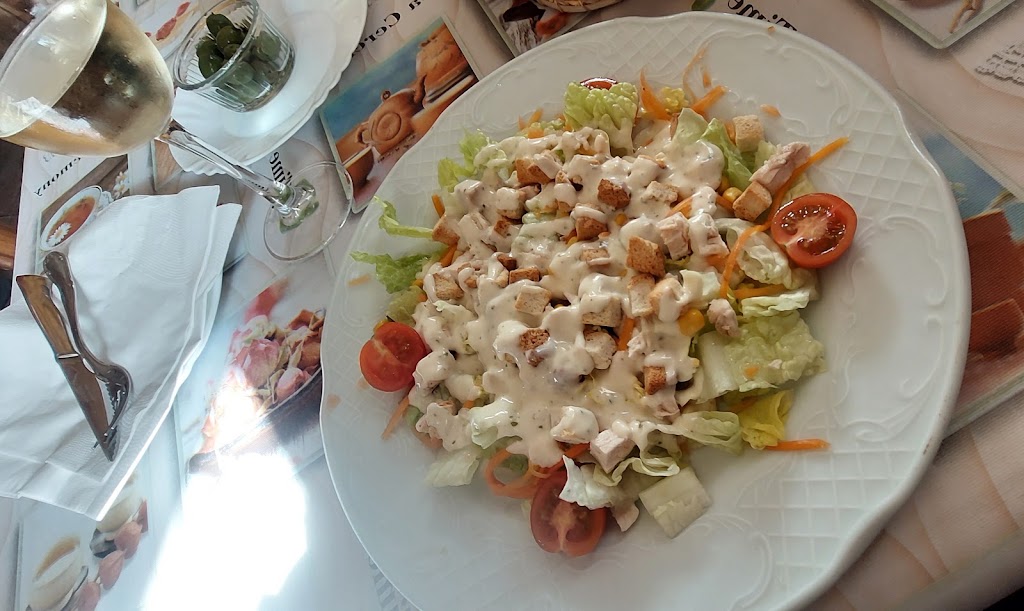 Meson el Barrio — Comida y bebida