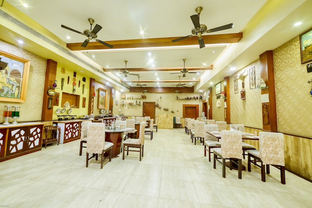 Ensuvai Restaurant Hotel Windsor Castle