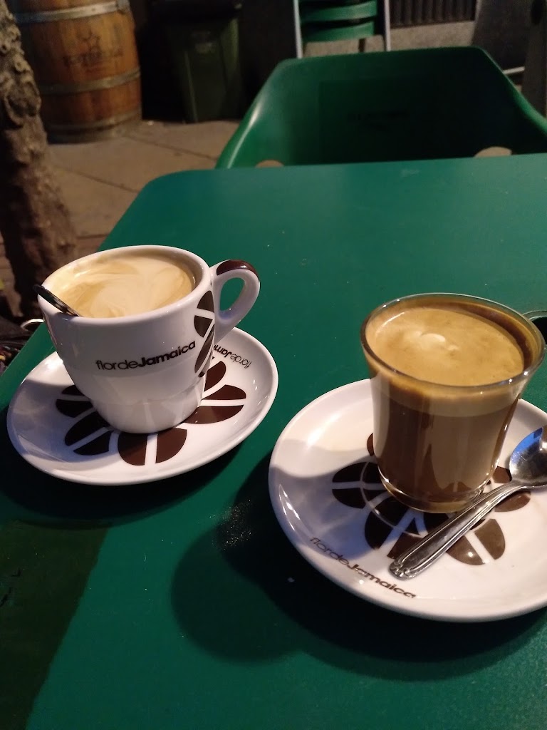 Hot coffee — Comida y bebida