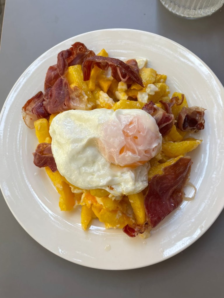 La taperia cocina andaluza — Comida y bebida