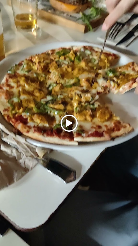 Bar Avenida Pizzeria — Videos