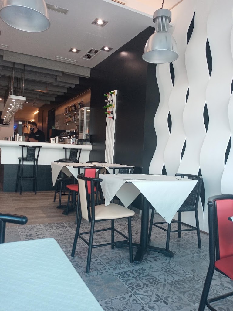Cafe Bar Alban24 — Ambiente
