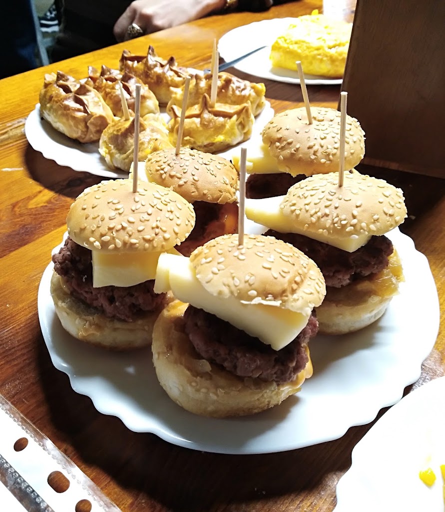 Bar Bocaditos — Comida y bebida