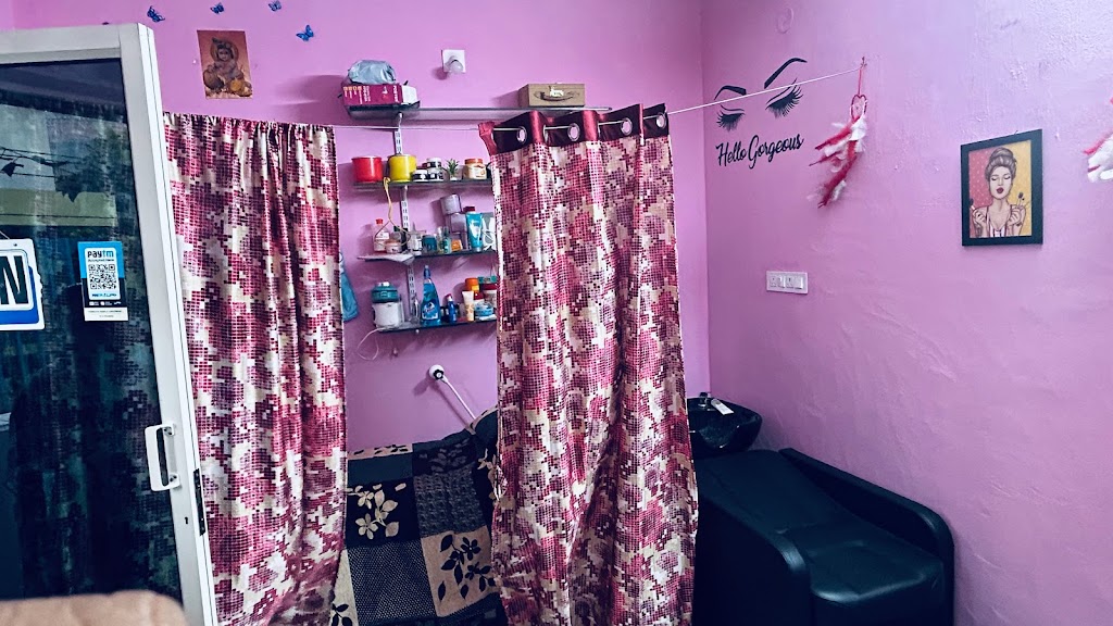 Lucky Beauty Parlour For Ladies