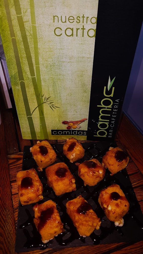 Cafeteria Pizzeria Bambu — Comida y bebida