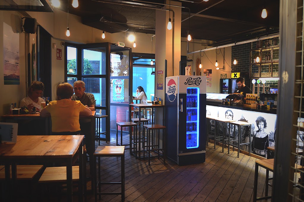 El Garaje Bar Elche — Ambiente