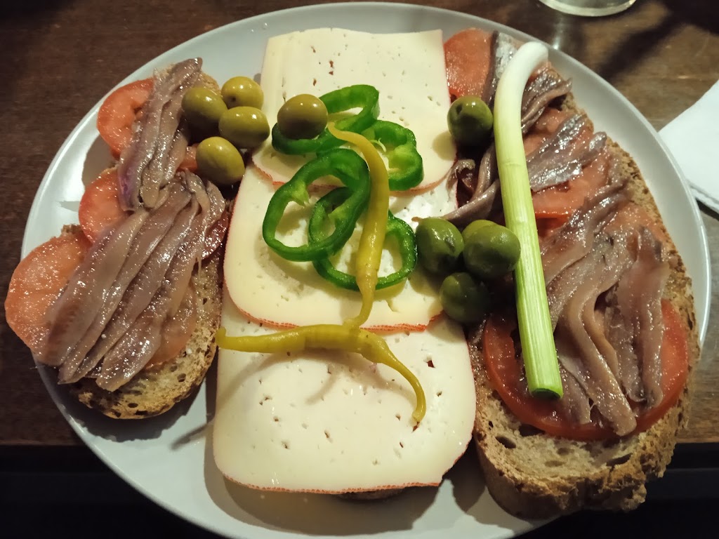 Cafeteria Can Prats — Comida y bebida