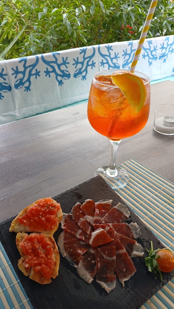 Negrita bar — Comida y bebida