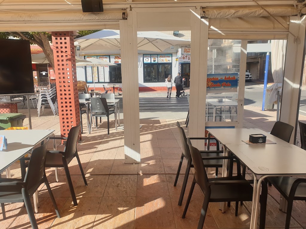 Pizzeria kebab santapola — Ambiente