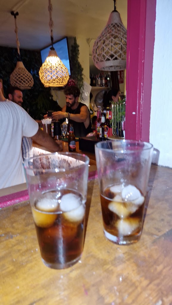 Clandestino Tarifa — Comida y bebida