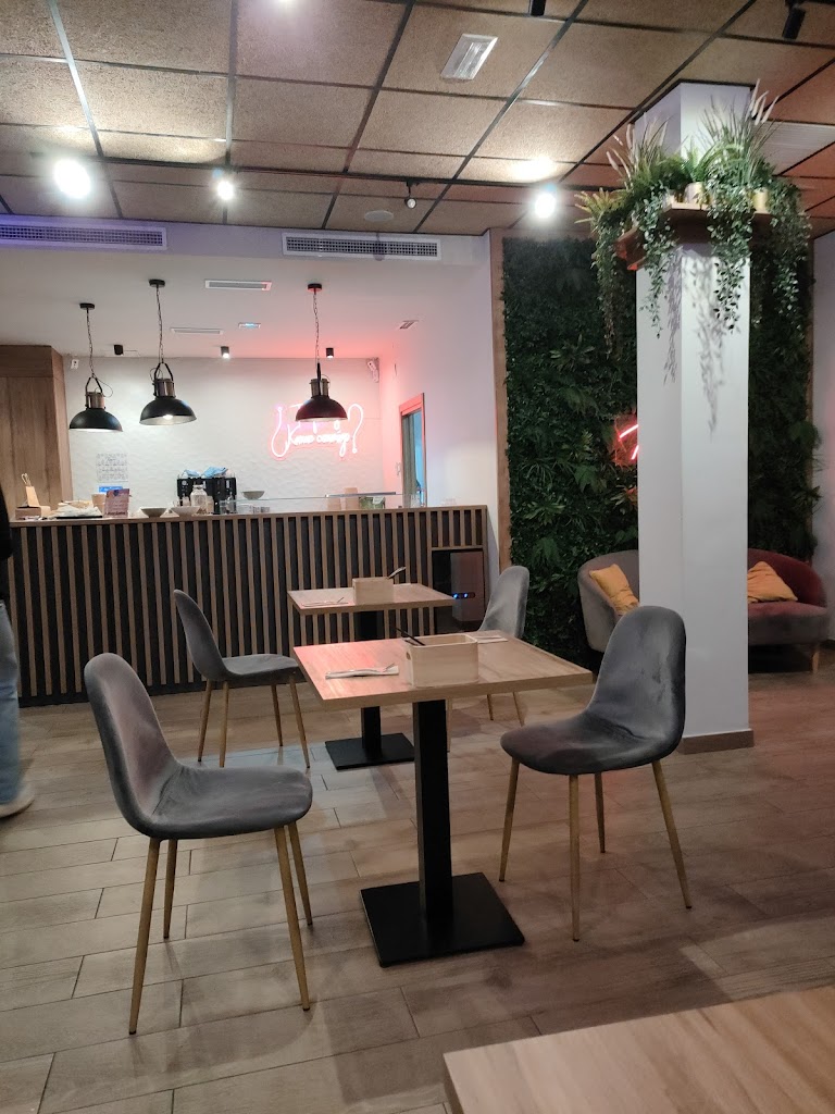 Kanae Poke & Sushi Santa Perpetua