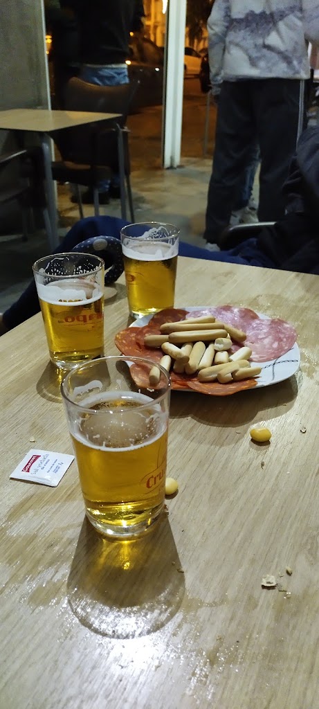 Bar Mili — Comida y bebida