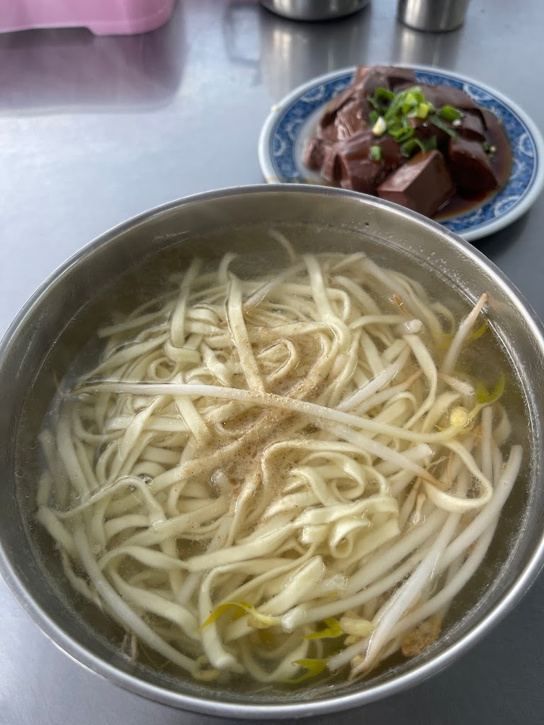 陸 米苔目 粿仔湯 麵 魯肉飯 的照片