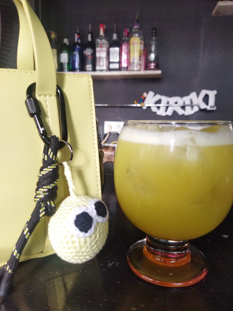 Kiriki Bar — Comida y bebida