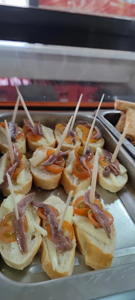 Prat Iberic — Comida y bebida