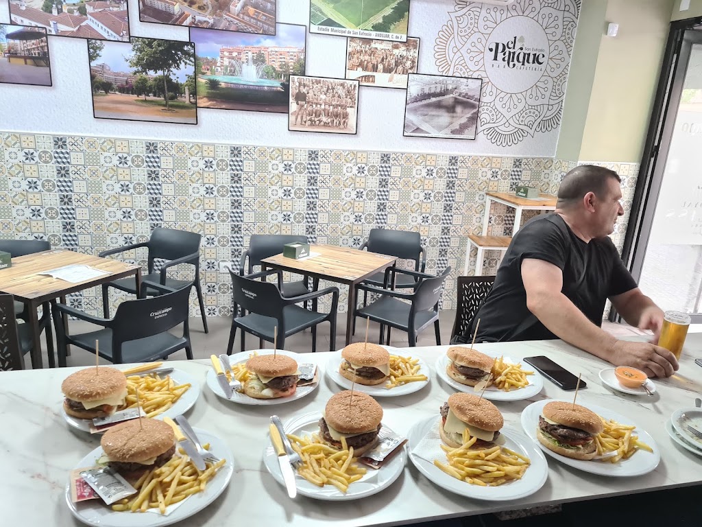 Bar cafeteria el parque — Comida y bebida