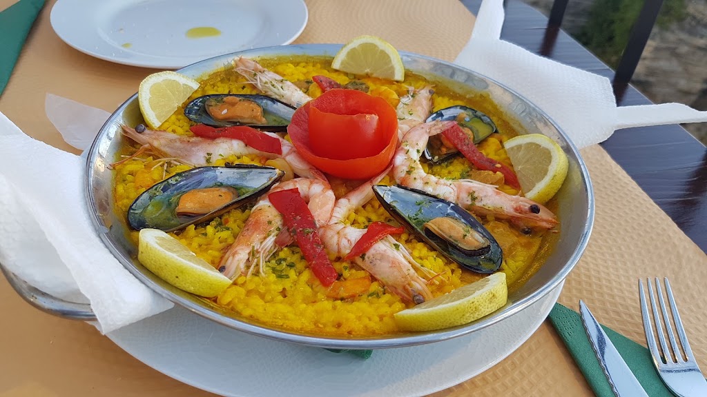 La Pilastra — Comida y bebida