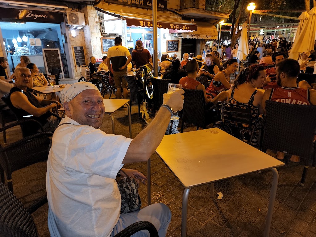 Cafe Bar El zaguan — Ambiente