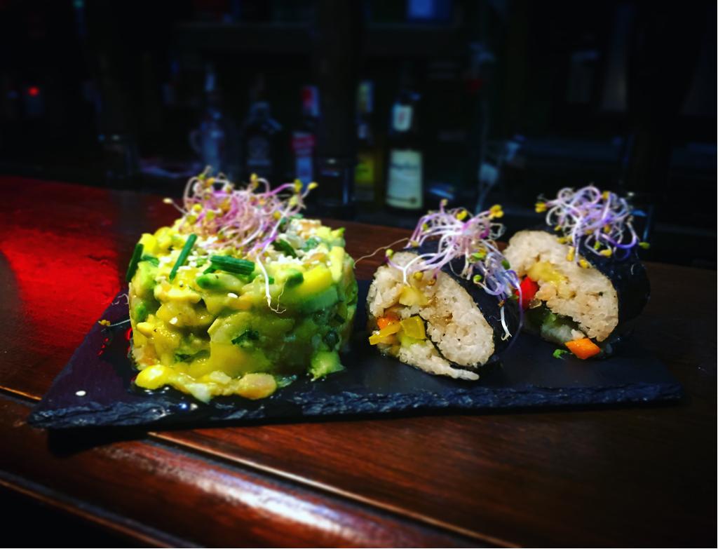 The Corner pub — Comida y bebida