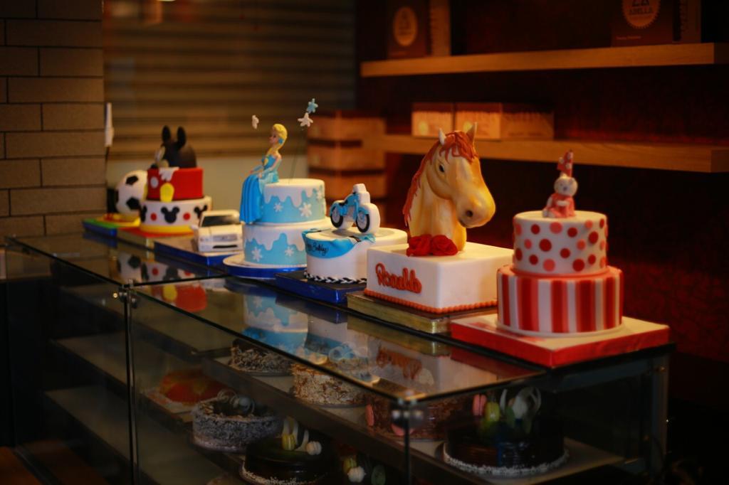 La Abella Cake Cafe Thalassery