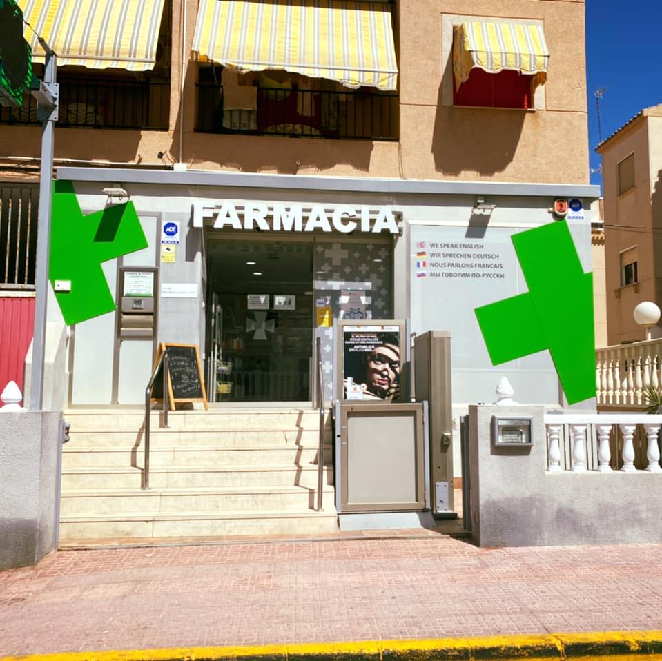 Farmacia Playa La Mata - Gda. Elena Nieto Chumillas