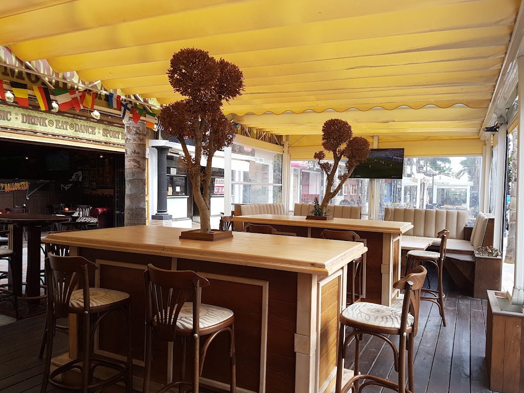 NELSON BAR FUENGIROLA — Ambiente