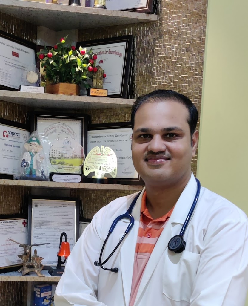 Dr. Dr Rishi Kumar Saini Chest Physician Bareilly
