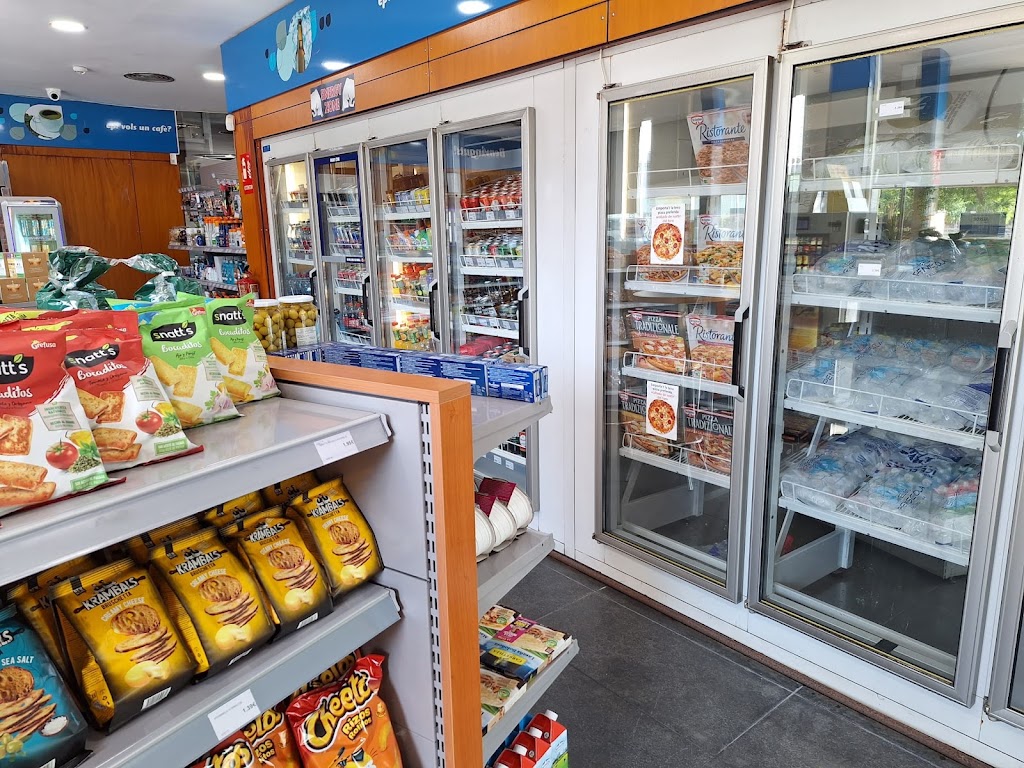 Estacion de Servicio Petrocat - Repsol — Interior