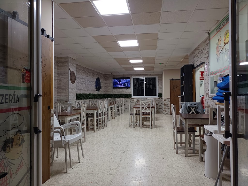 Pizzeria Mediterraneo — Ambiente